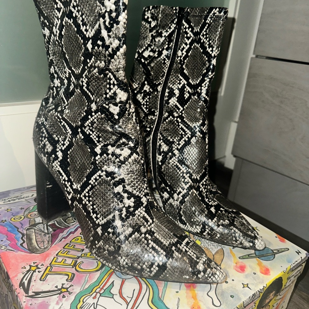 Jeffrey Campbell Women’s Siren-3 Snakeskin Boot